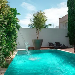 https://casa-de-temporada-homer-house.hotelsportoseguro.com